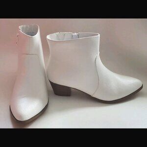 Torrid Women's Textured White Ankle Bootie Size 9W Wide NEW